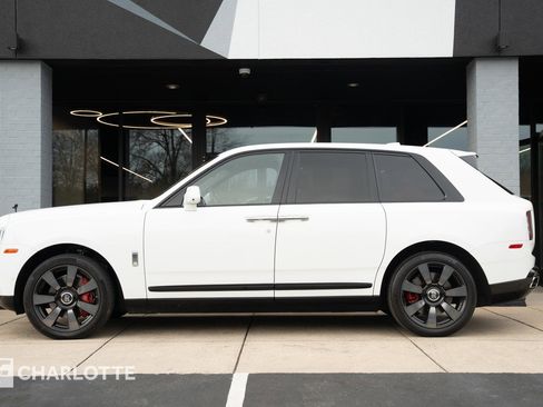 Used 2022 Rolls-Royce Cullinan image 8