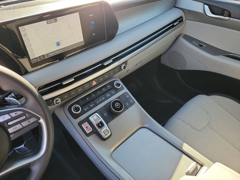 Certified 2023 Hyundai Palisade SE image 17