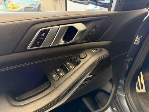 Used 2021 BMW X5 sDrive40i w/ M Sport Package image 29