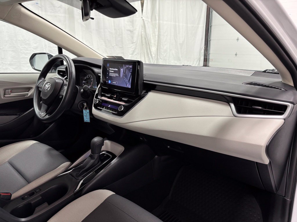 Used 2025 Toyota Corolla LE FWD image 59
