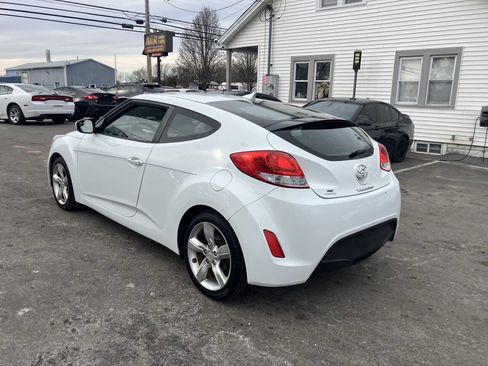 Used 2015 Hyundai Veloster image 6