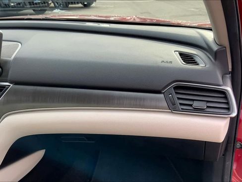 Used 2019 Honda Accord LX image 19
