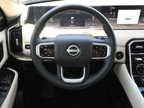 Used 2025 Nissan Armada Platinum RWD image 9