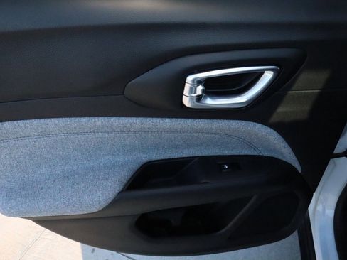 New 2026 Jeep Compass Latitude image 16