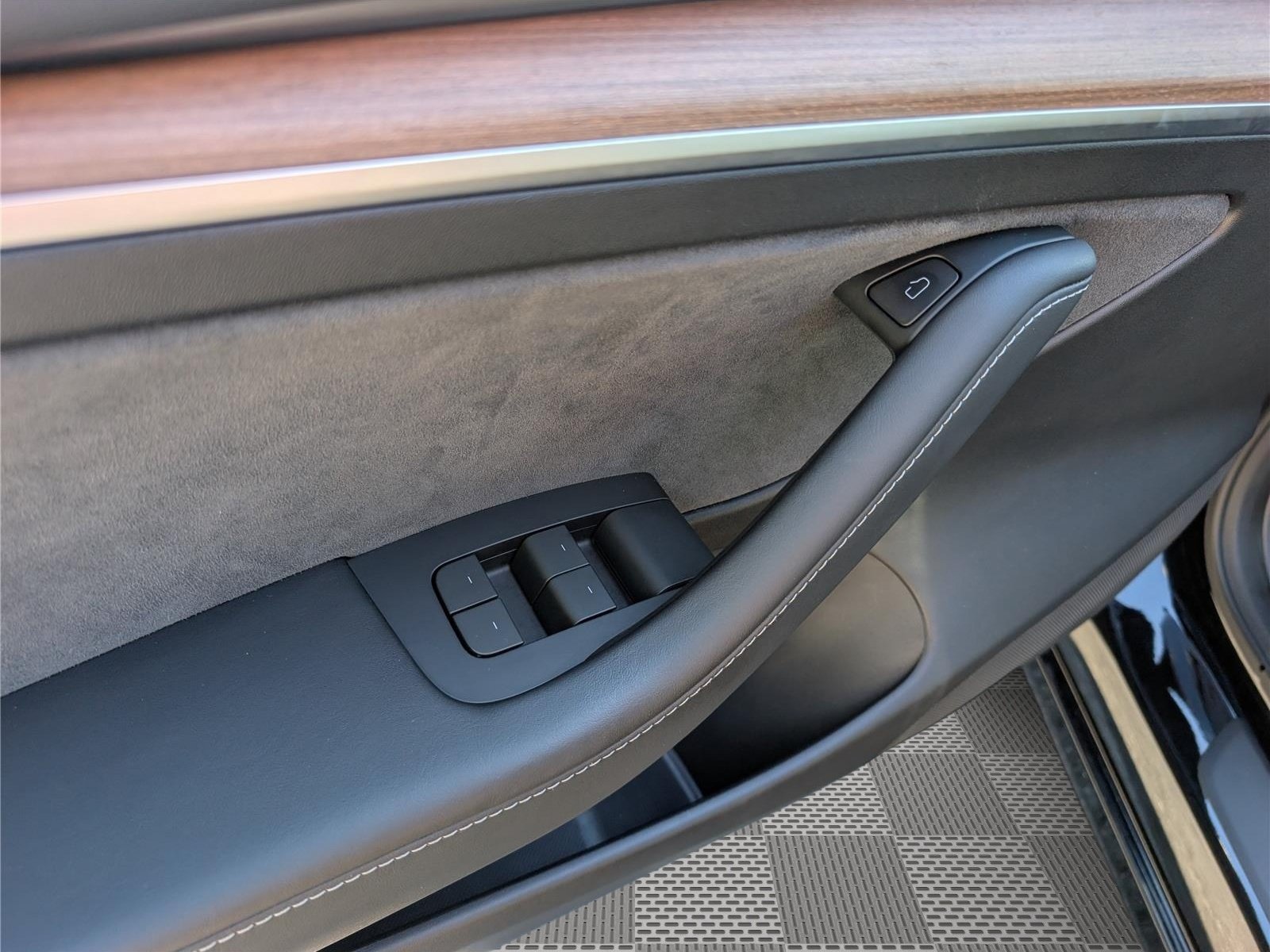 Used 2023 Tesla Model 3 Standard Range RWD image 18