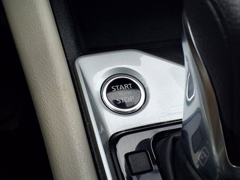 Used 2025 Nissan Altima 2.5 SV FWD image 15