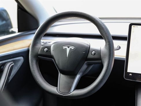 Used 2023 Tesla Model Y Long Range AWD/4WD image 20