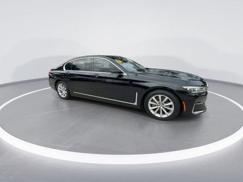 Used 2020 BMW 740i w/ Cold Weather Package RWD image 9