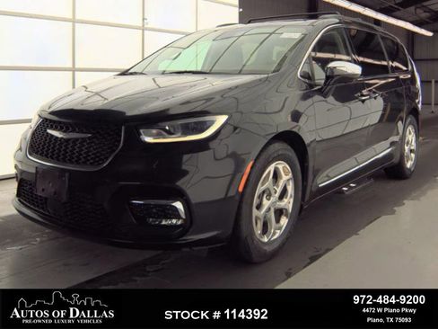 Used 2022 Chrysler Pacifica Limited FWD image 1