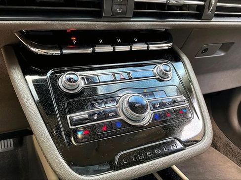 Used 2022 Lincoln Corsair FWD w/ Equipment Group 101A image 23