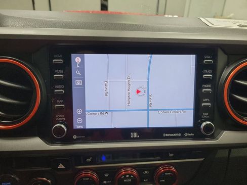 Used 2022 Toyota Tacoma TRD Sport image 8