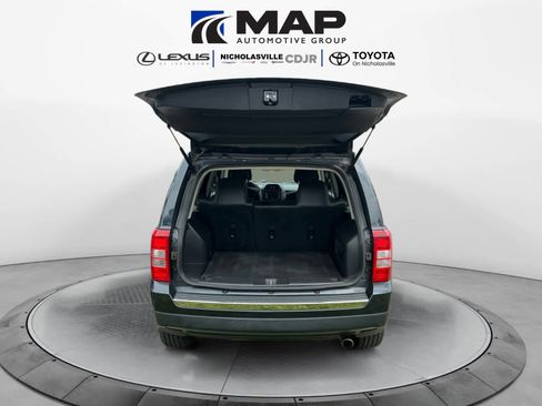 Used 2016 Jeep Patriot High Altitude FWD image 17