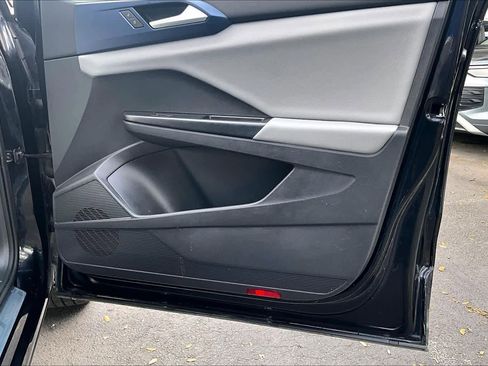 Used 2022 Volkswagen Taos SE w/ IQ.Drive SE Package image 23