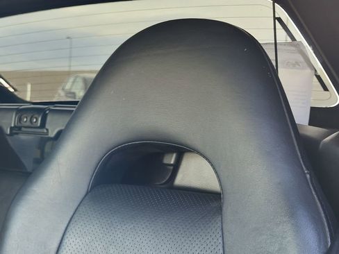 Used 2005 Toyota MR2 image 13