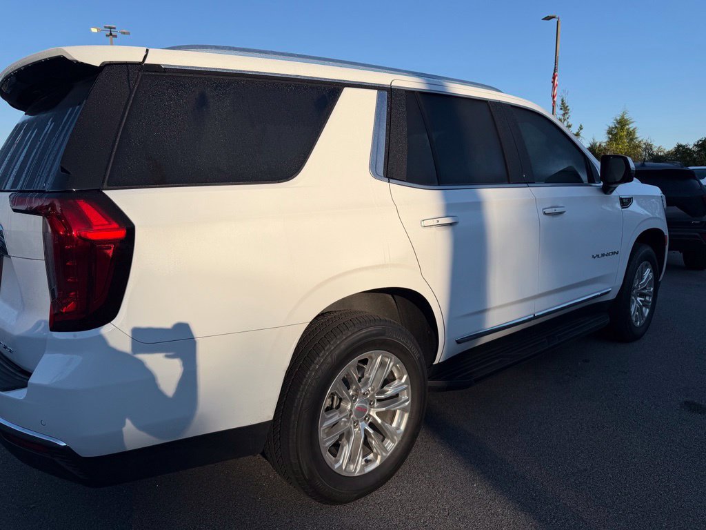 Used 2023 GMC Yukon SLT w/ SLT Premium Package RWD image 12