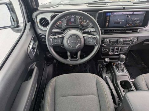 Used 2026 Jeep Wrangler Sport AWD/4WD image 18