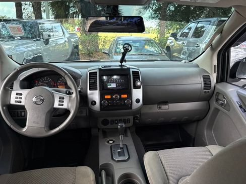 Used 2021 Nissan Frontier SV w/ Midnight Edition Floor Mats RWD image 17