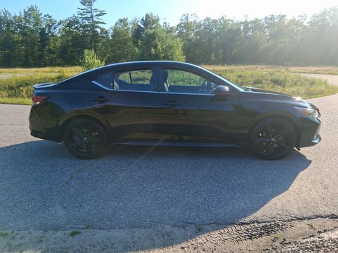 Certified 2023 Nissan Sentra SR w/ Midnight Edition Package FWD image 4