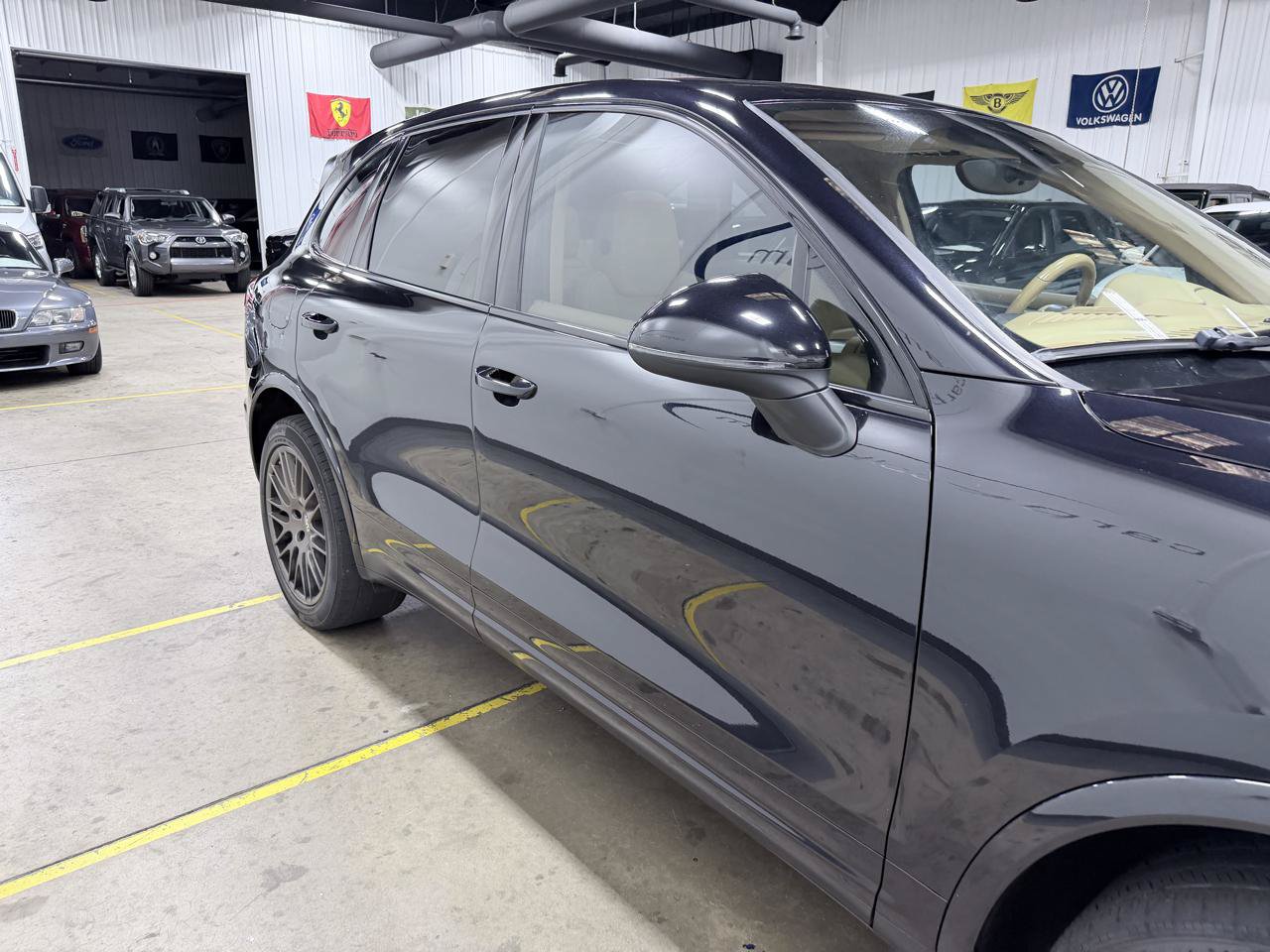 Used 2017 Porsche Cayenne Platinum Edition AWD/4WD image 20