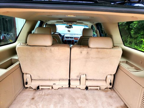 Used 2007 Chevrolet Suburban LTZ w/ LTZ Preferred Equipment Group image 9