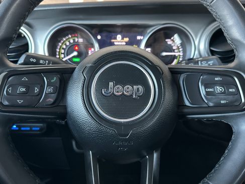 Used 2023 Jeep Wrangler Unlimited AWD/4WD image 22