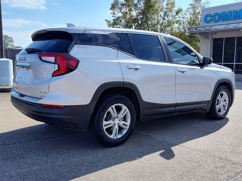 Used 2022 GMC Terrain SLE image 10