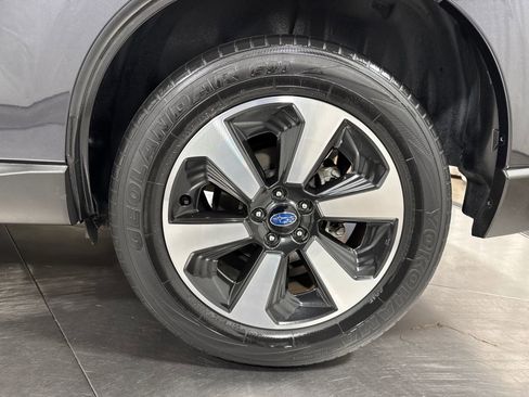 Used 2018 Subaru Forester 2.5i Premium w/ All-Weather Package AWD/4WD image 11