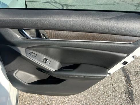 Used 2020 Honda Accord Touring image 20
