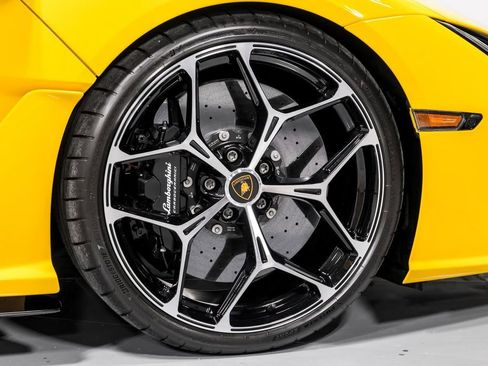 Used 2024 Lamborghini Revuelto image 46