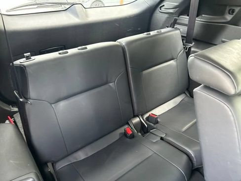 Used 2025 Mitsubishi Outlander SE FWD image 8