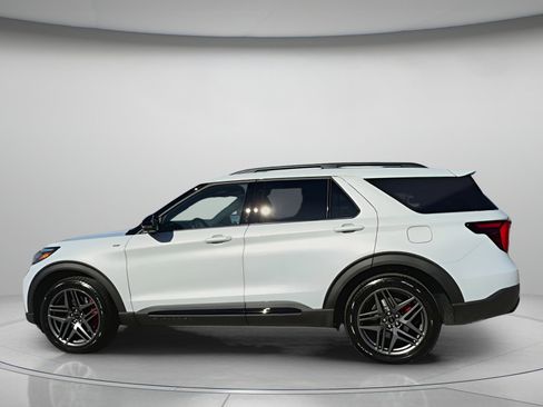 New 2026 Ford Explorer ST-Line w/ ST-Line Street Pack image 17