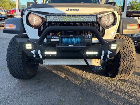 Used 2023 Jeep Wrangler Sport AWD/4WD image 12