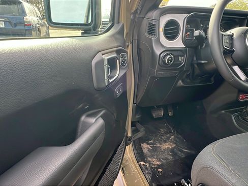 New 2026 Jeep Gladiator Willys image 15