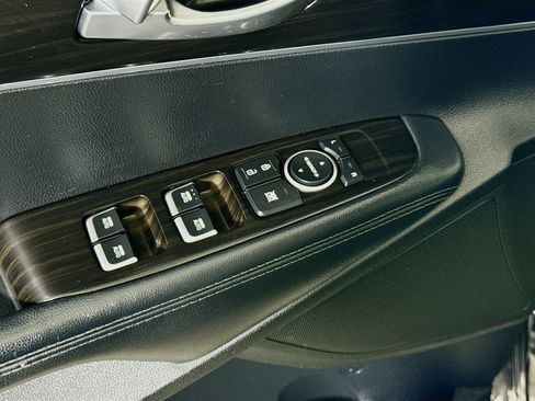 Used 2020 Kia Sorento LX image 23