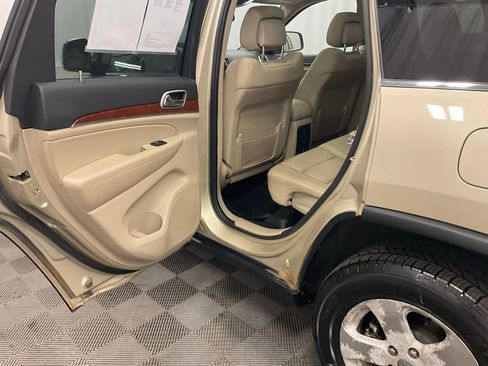 Used 2011 Jeep Grand Cherokee Limited w/ Trailer Tow Group IV image 30