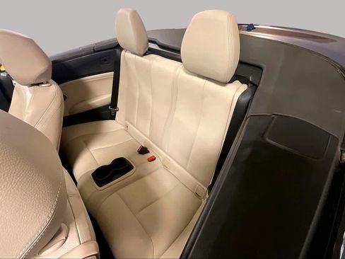 Used 2016 BMW M235i Convertible RWD image 17