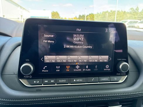 Used 2023 Nissan Rogue SV image 13