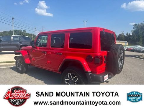 Used 2025 Jeep Wrangler Unlimited Sahara AWD/4WD image 5