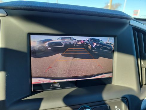 Used 2024 GMC Terrain SLE w/ Driver Convenience Package image 22