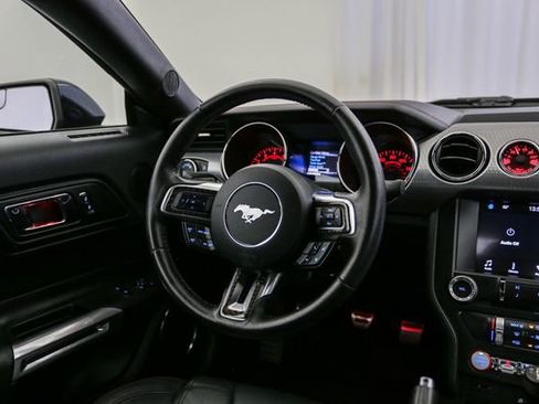 Used 2017 Ford Mustang GT Premium w/ GT Performance Package RWD image 4