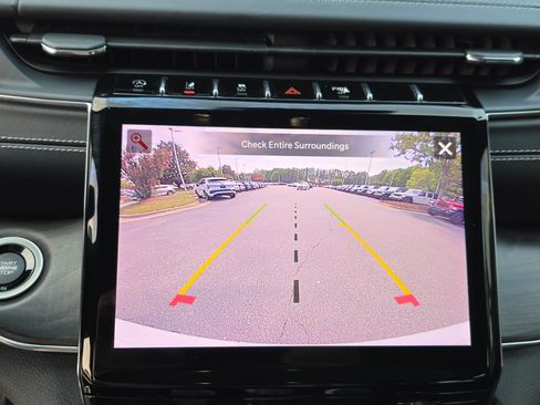 Certified 2023 Jeep Grand Cherokee Overland AWD/4WD image 21