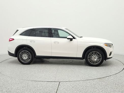 Used 2026 Mercedes-Benz GLC 300 image 4