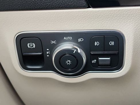 Used 2022 Mercedes-Benz GLA 250 4MATIC image 18