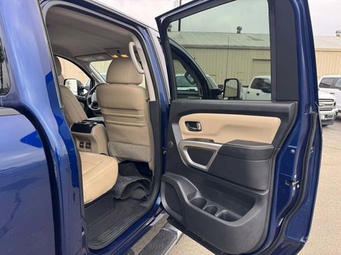 Used 2016 Nissan Titan SL image 22