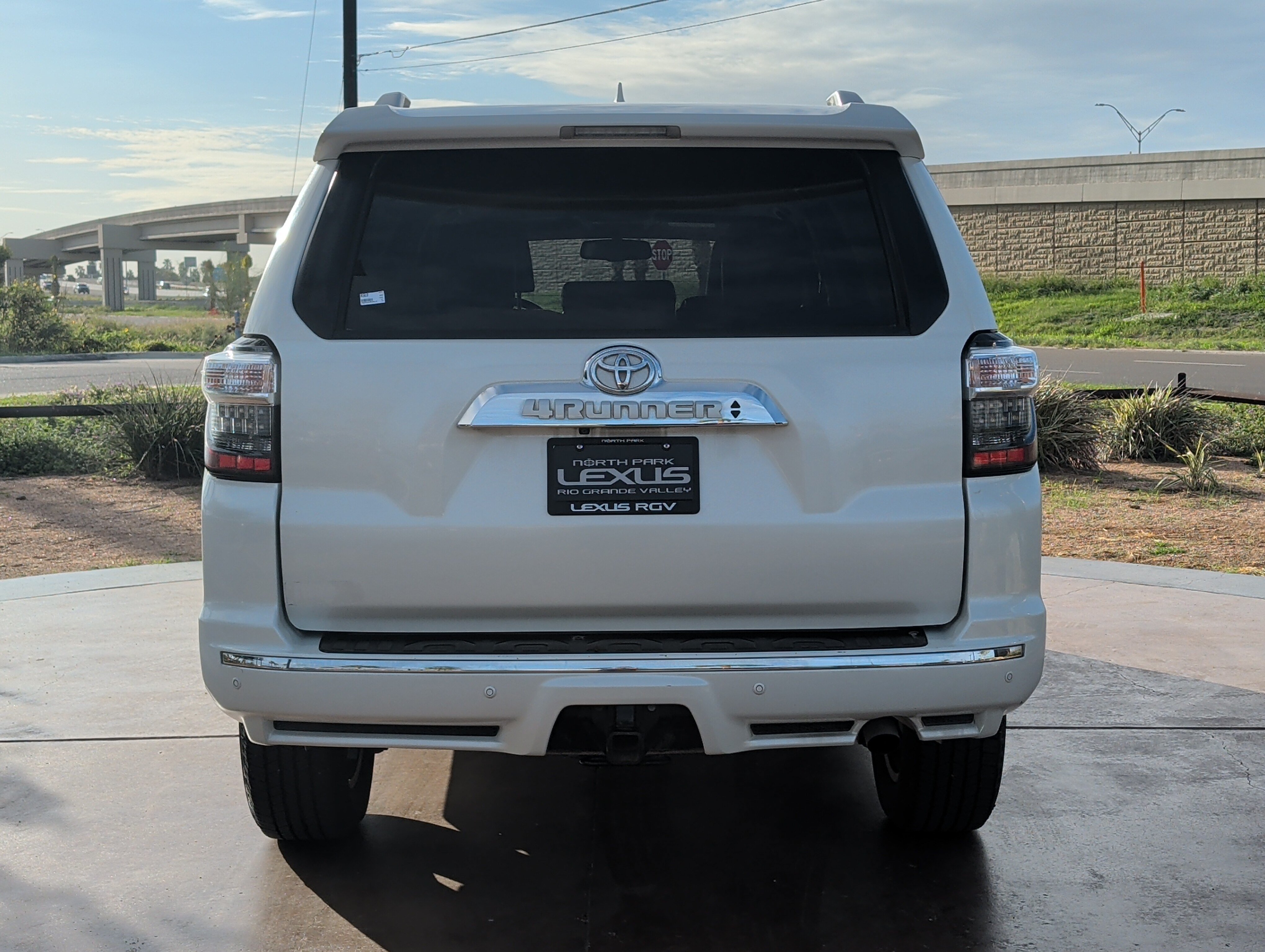 Used 2017 Toyota 4Runner Limited RWD image 3
