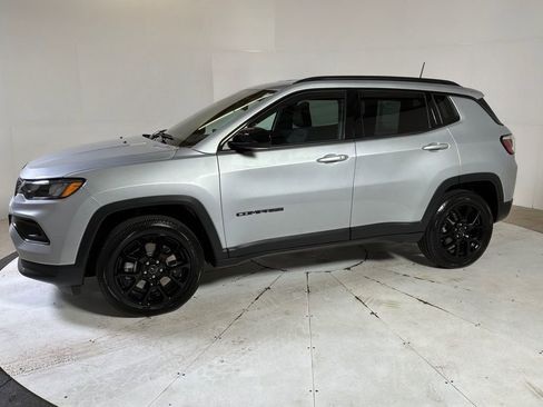 Certified 2025 Jeep Compass Latitude w/ Altitude Special Edition AWD/4WD image 4