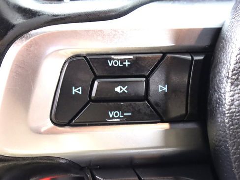 Used 2018 Ford Mustang Coupe image 12