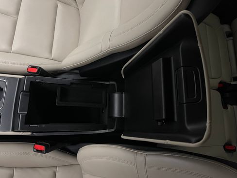 Used 2025 Lincoln Corsair FWD image 30