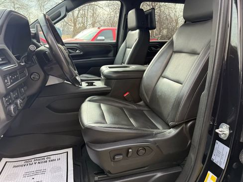 Used 2021 Chevrolet Suburban LT w/ LT Signature Package image 19