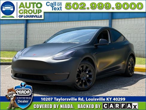 Used 2022 Tesla Model Y Long Range AWD/4WD image 1